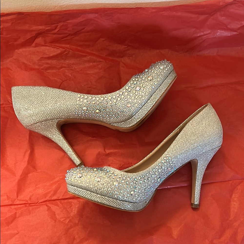 Pretty bling heels - Picture 1 of 10